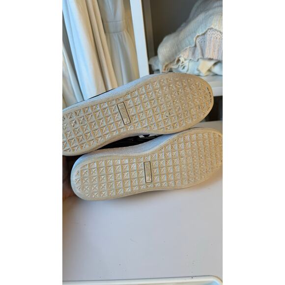 Puma Black suede low top tennis shoes, women’s 9 1/2. Classic S0418 - Picture 11 of 12